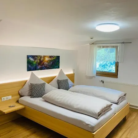 Garni Enzian Konukevi