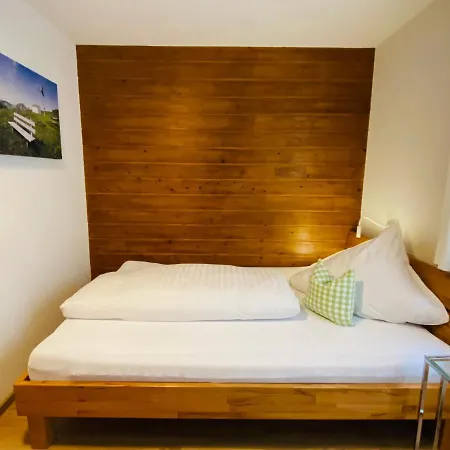 Garni Enzian Konukevi Damuels