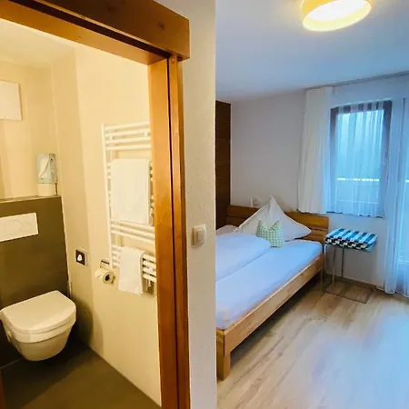 Garni Enzian Konukevi Damuels