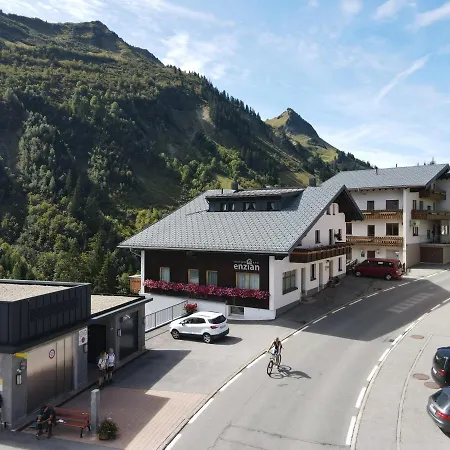 Konukevi Garni Enzian 3*