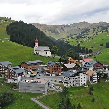 Garni Enzian Konukevi Damuels