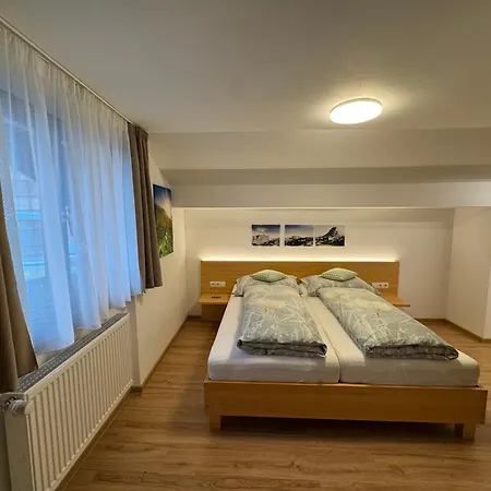Garni Enzian Gæstehus 3*