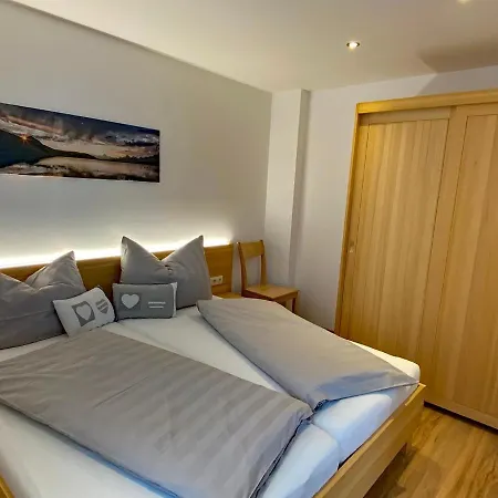 Garni Enzian Konukevi